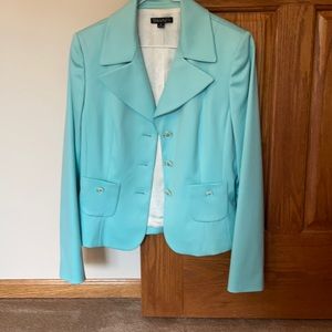 Tahari skirt and blazer set in perfect condition.